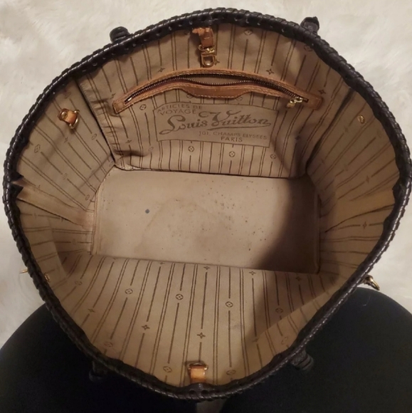 Louis Vuitton Neverfull MM - Picture 8 of 13